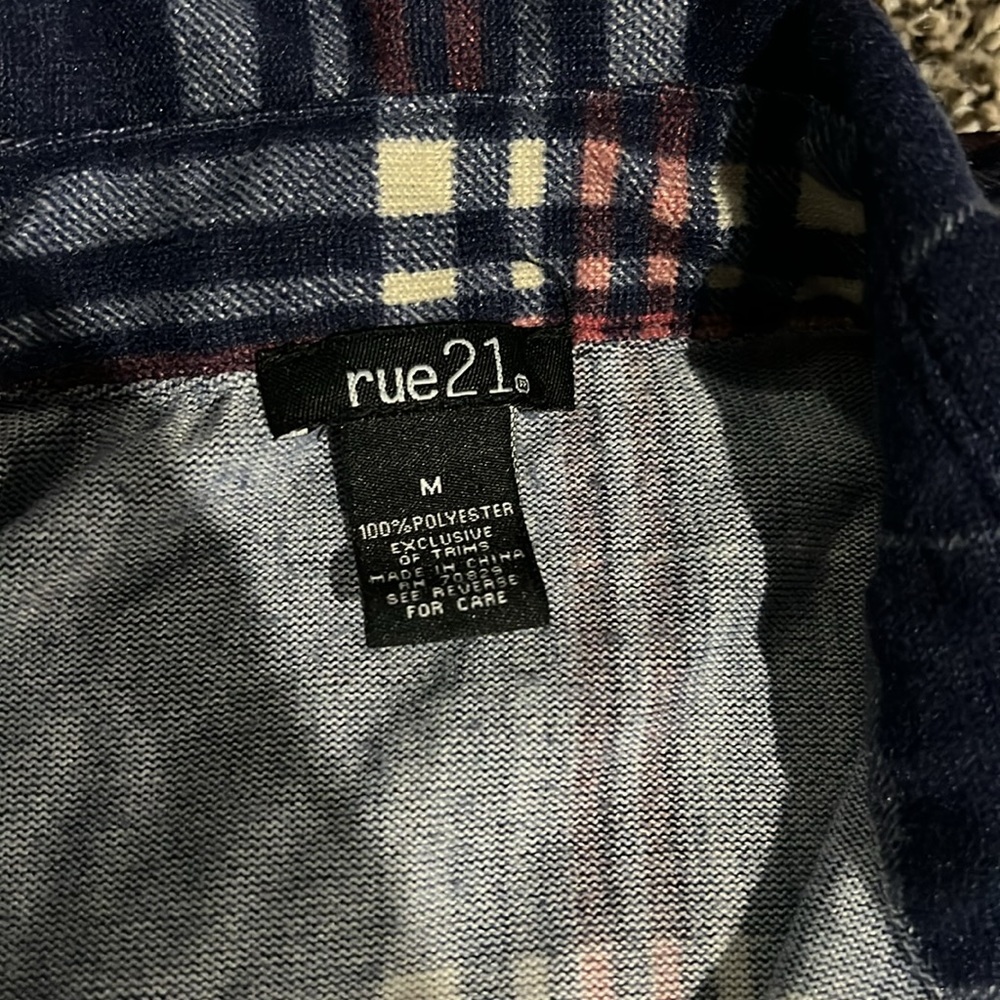 Super cute Rue21 flannel ☺️ - Picture 3 of 3